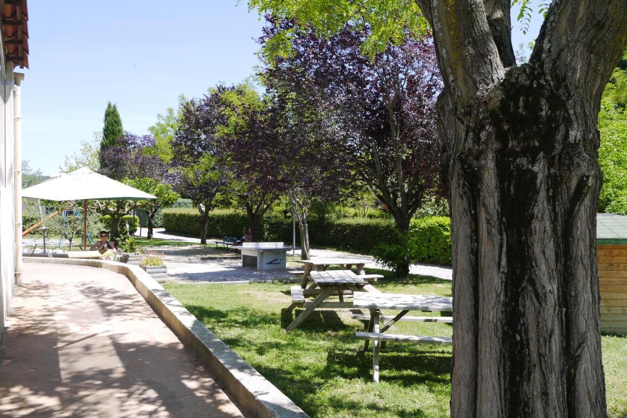 Camping Forcalquier Les Routes De Provence Hotel Luaran gambar