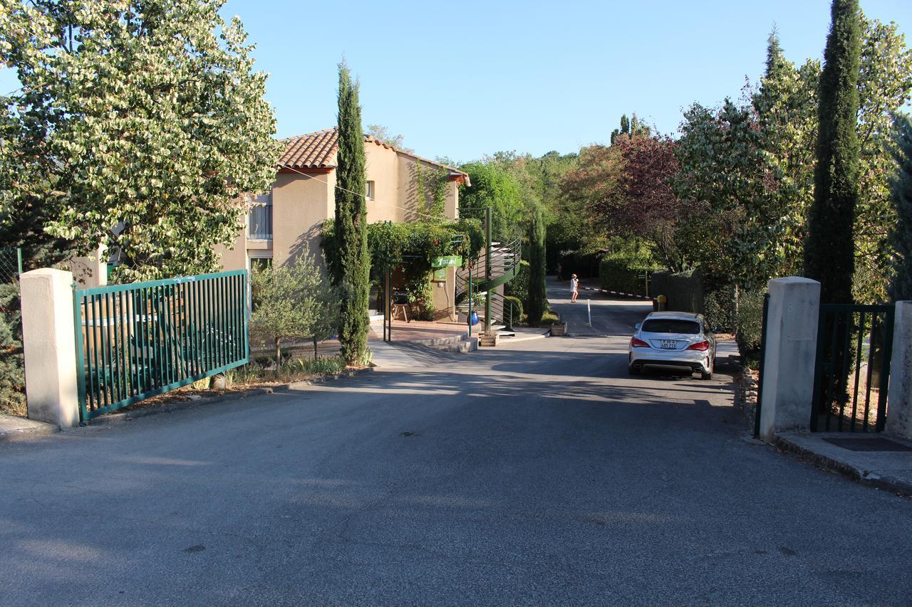 Camping Forcalquier Les Routes De Provence Hotel Luaran gambar