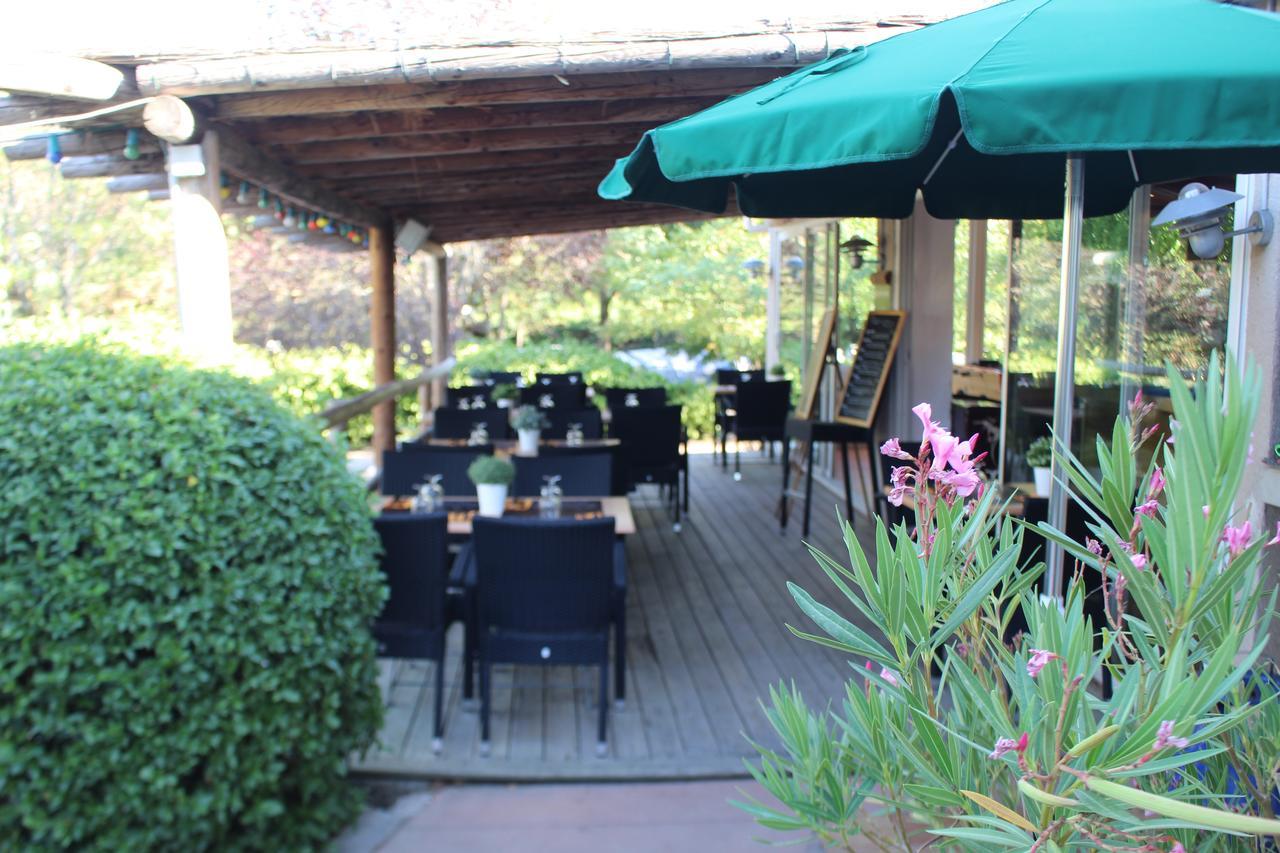 Camping Forcalquier Les Routes De Provence Hotel Luaran gambar