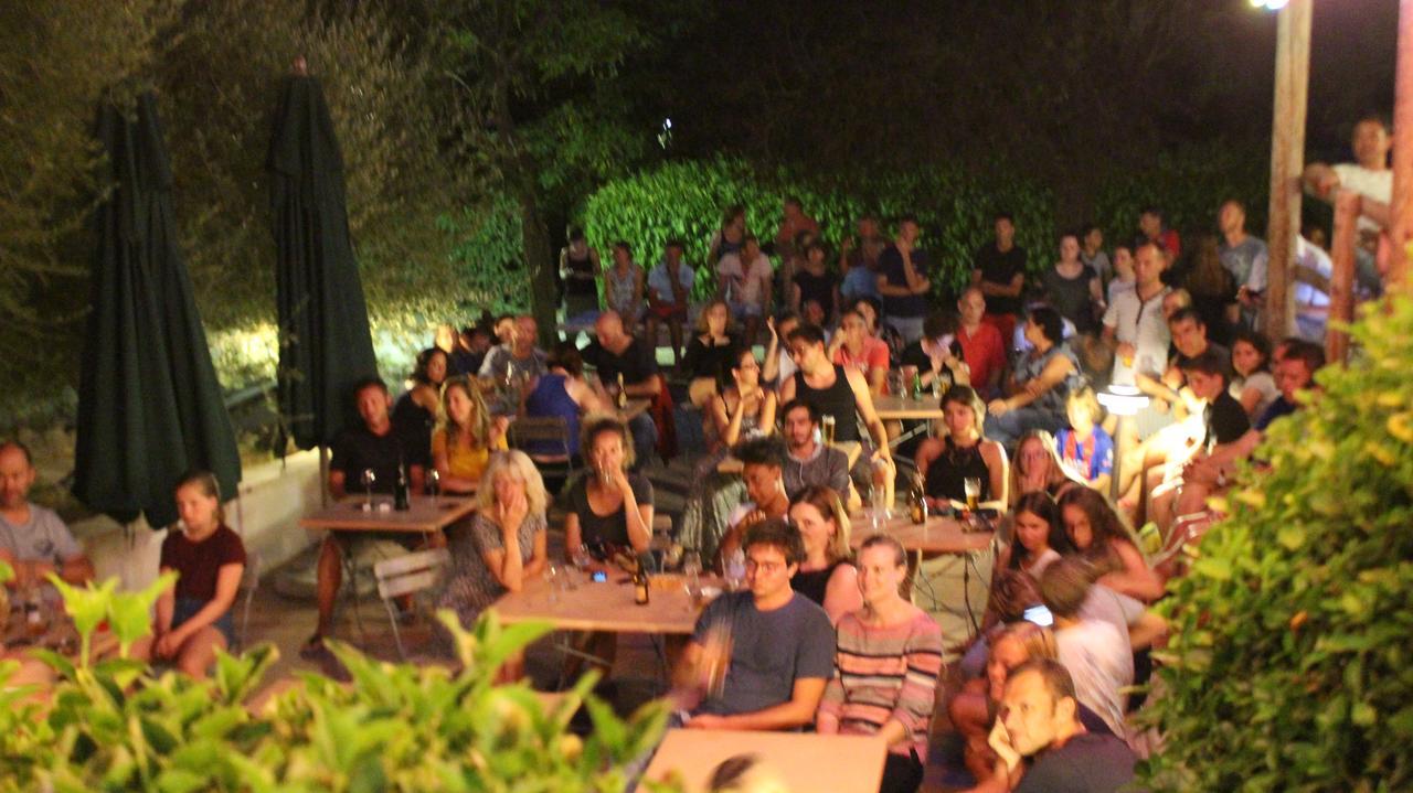 Camping Forcalquier Les Routes De Provence Hotel Luaran gambar