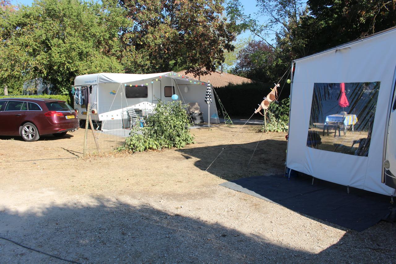 Camping Forcalquier Les Routes De Provence Hotel Luaran gambar