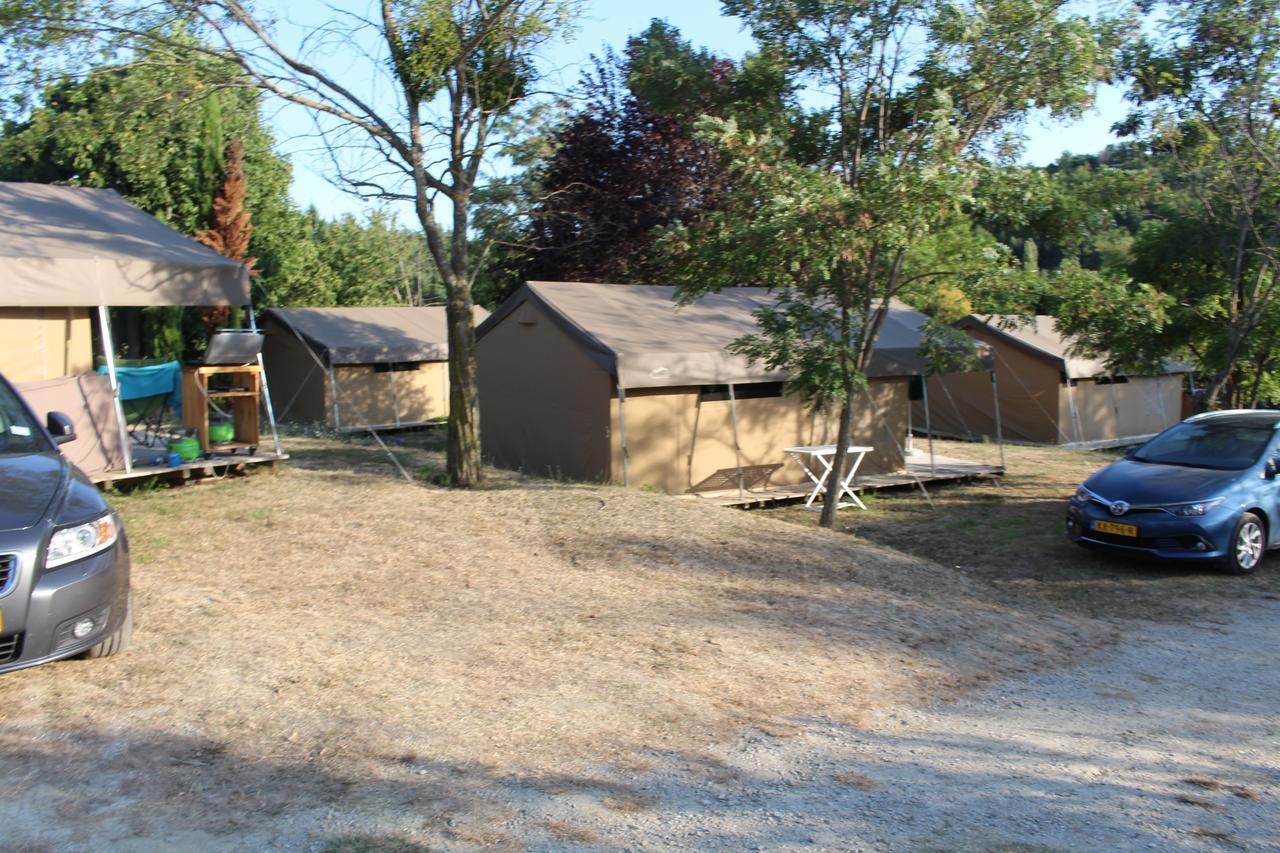 Camping Forcalquier Les Routes De Provence Hotel Luaran gambar